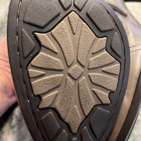 Comfortable Born Boots - Picture 6 of 7